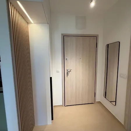 Daire 84 - Floor View, Near Train & Bus Station Üsküp