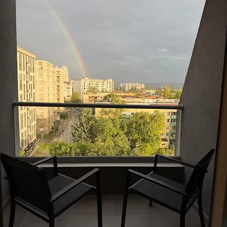 84 - Floor View, Near Train & Bus Station